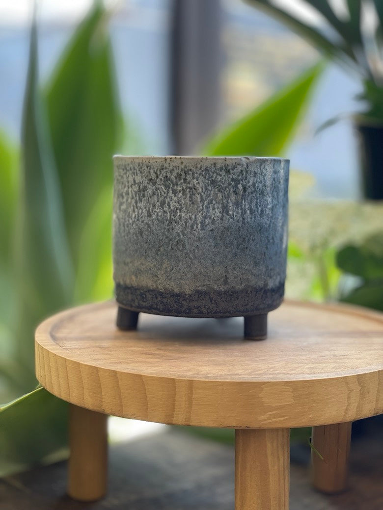 Lova Footed Pot